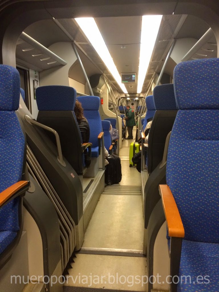 Interior Malpensa Express, tren hacía Milán