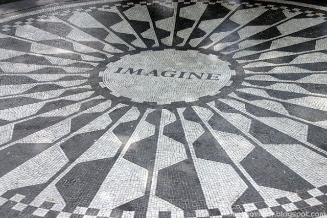 Memorial a John Lenon en Central Park, New York Memorial a John Lenon en Central Park, New York