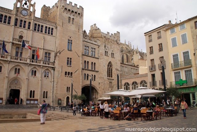 Plaza del ayuntamiento de Narbonne