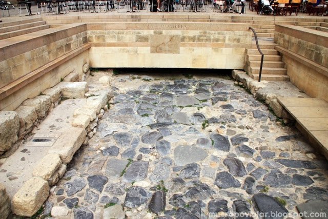 Restos de la calle antigua que había en Narbonne