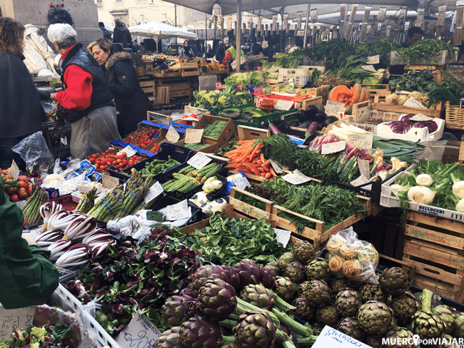 Y también todo tipo de verdura y productos frescos en el mercado del Campo dei Fiori