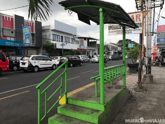 Estación de autobus en Yogyakarta
