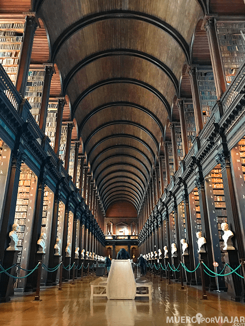 La biblioteca de la Trinity College en Dublín