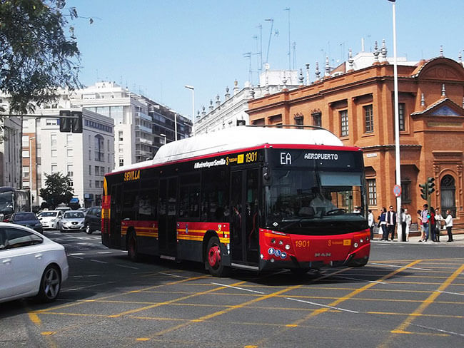 Autobus línea EA de Sevilla
