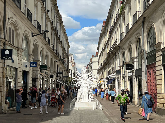 Una de las calles comerciales de Nantes Una de las calles comerciales de Nantes