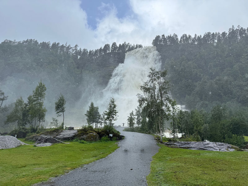 Tvindefossen Tvindefossen